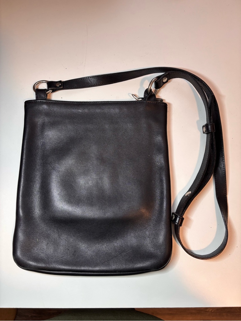 Vintage 2000’s COACH Black Leather Chealsea Crossbody